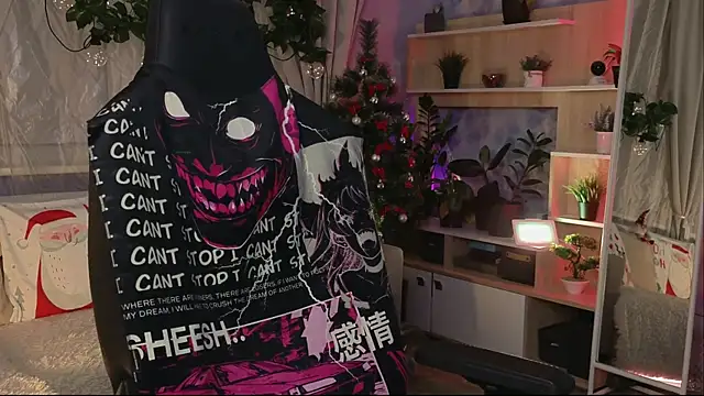 Snapshot of KiraLiLime chatting on 02.21.25 KiraLiLime online show from 02.21.25