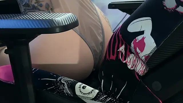 Snapshot of KiraLiLime chatting on 02.22.25 KiraLiLime online show from 02.22.25