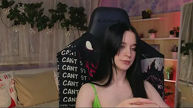 Snapshot of KiraLiLime chatting on 02.23.25 KiraLiLime online show from 02.23.25