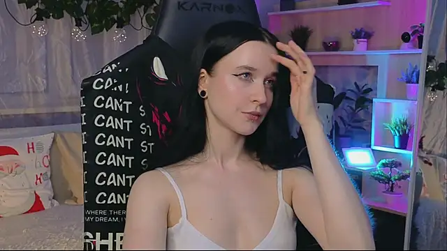 Snapshot of KiraLiLime chatting on 02.26.25 KiraLiLime online show from 02.26.25