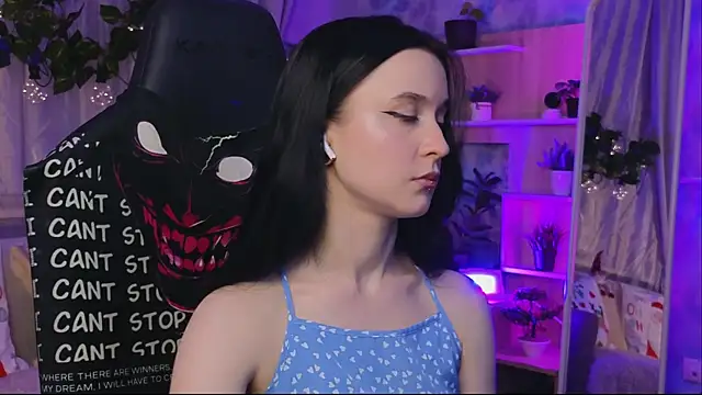 Snapshot of KiraLiLime chatting on 03.01.25 KiraLiLime online show from 03.01.25