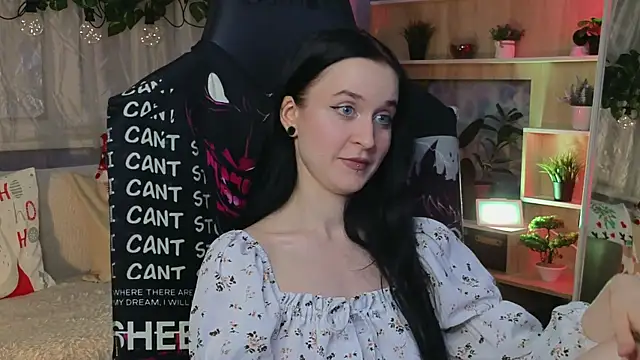 Snapshot of KiraLiLime chatting on 03.02.25 KiraLiLime online show from 03.02.25