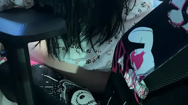 Snapshot of KiraLiLime chatting on 03.08.25 KiraLiLime online show from 03.08.25