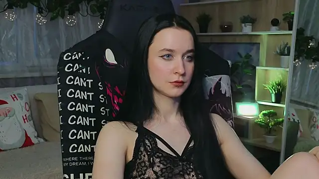 Snapshot of KiraLiLime chatting on 03.13.25 KiraLiLime online show from 03.13.25