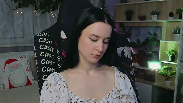 Snapshot of KiraLiLime chatting on 03.13.25 KiraLiLime online show from 03.13.25