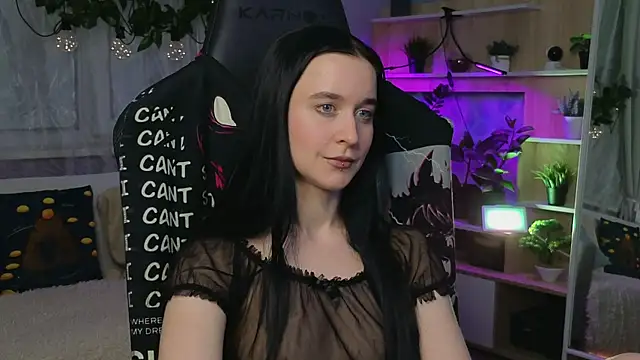 Snapshot of KiraLiLime chatting on 03.20.25 KiraLiLime online show from 03.20.25