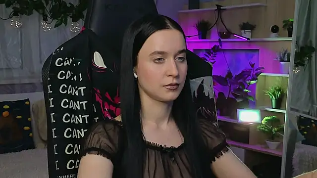 Snapshot of KiraLiLime chatting on 03.20.25 KiraLiLime online show from 03.20.25