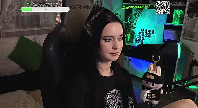 Snapshot of KiraLiLime chatting on 10.15.25 KiraLiLime online show from 10.15.25