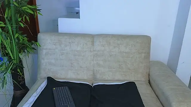 Snapshot of Lorenne_Miller chatting on 09.28.25 Lorenne Miller online show from 09.28.25