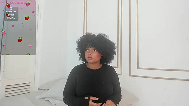 Snapshot of nataly_velez chatting on 03.11.25 nataly velez online show from 03.11.25