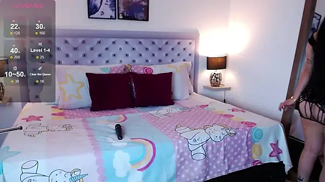 sarascottt online show from 12.06.24