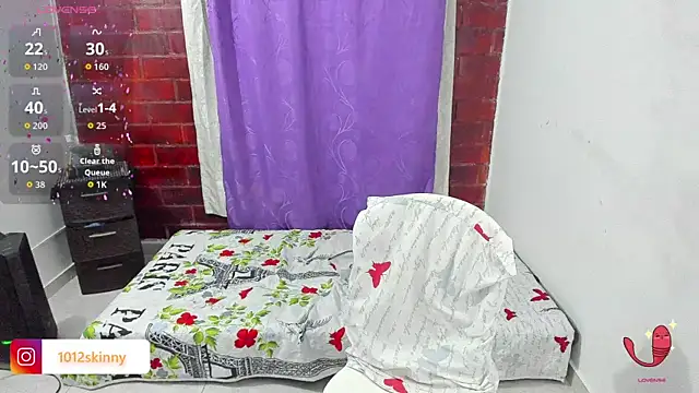 Snapshot of Megann_1410 chatting on 10.08.25 Megann 1410 online show from 10.08.25