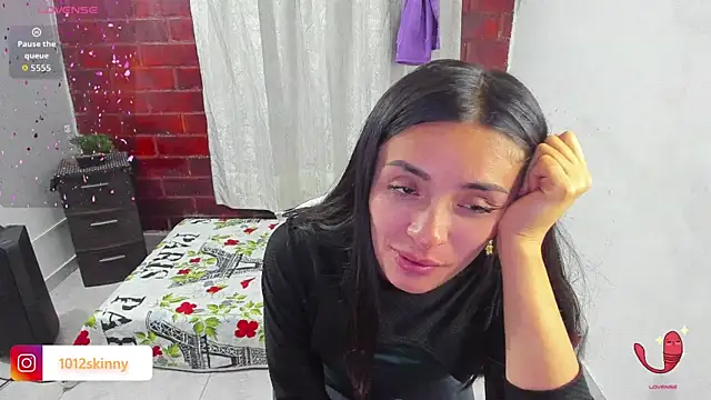 Snapshot of Megann_1410 chatting on 10.10.25 Megann 1410 online show from 10.10.25