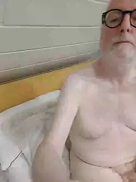 Snapshot of Greyhound70 chatting on 03.10.25 Greyhound70 online show from 03.10.25