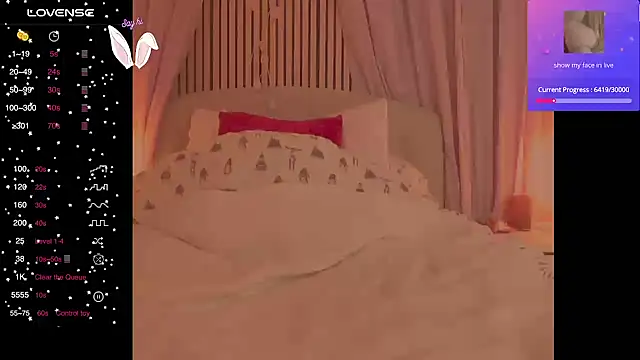 Snapshot of Blondecandie chatting on 02.04.26 Blondecandie online show from 02.04.26