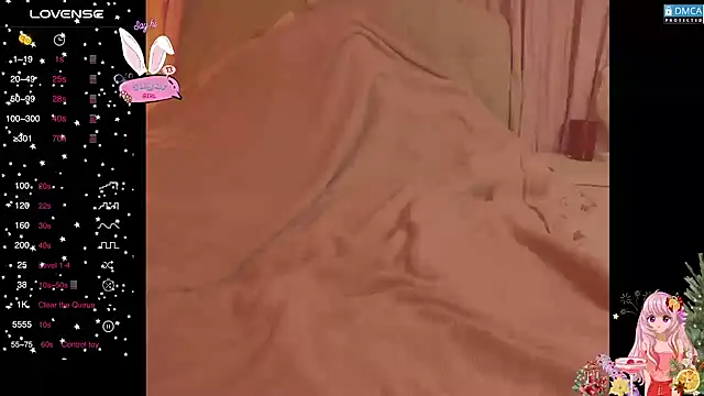 Snapshot of Blondecandie chatting on 02.15.26 Blondecandie online show from 02.15.26