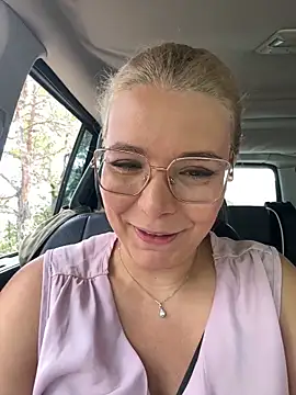 EmyLana online show from 09.10.25