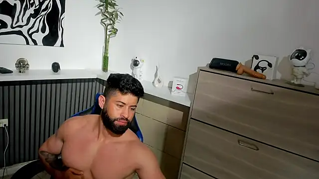 Snapshot of Daemon21 chatting on 10.05.25 Daemon21 online show from 10.05.25