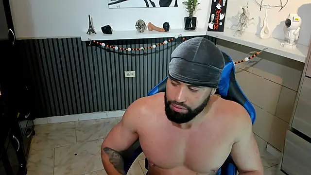 Snapshot of Daemon21 chatting on 10.19.25 Daemon21 online show from 10.19.25