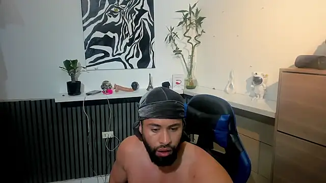 Snapshot of Daemon21 chatting on 11.27.25 Daemon21 online show from 11.27.25