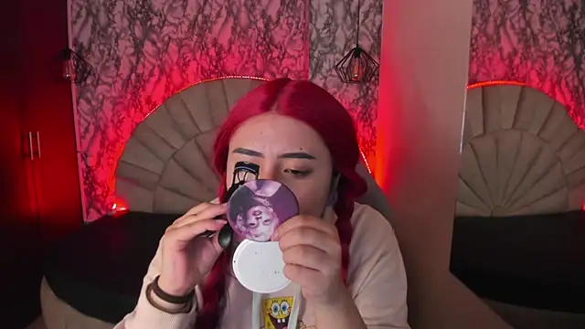 larissa01  online show from 03.16.25