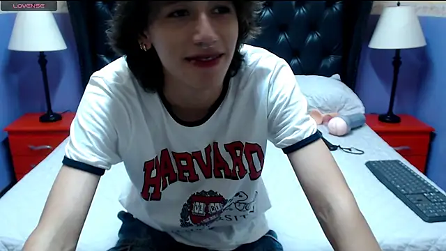 Snapshot of Stephan_Queens chatting on 12.23.24 Stephan Queens online show from 12.23.24