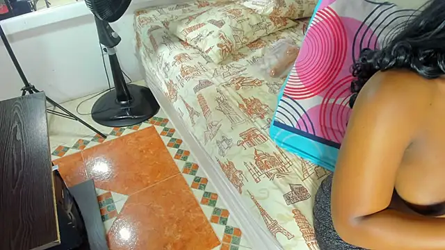 Evelonga 707 online show from 01.07.25