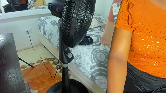 Evelonga 707 online show from 01.30.25