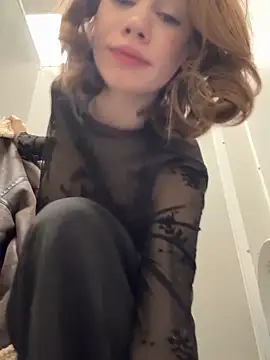 Snapshot of Street_young chatting on 12.22.24 Street young online show from 12.22.24