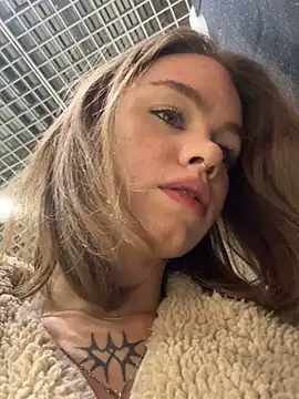 Snapshot of Street_young chatting on 12.29.24 Street young online show from 12.29.24