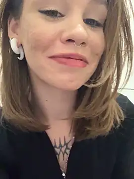 Snapshot of Street_young chatting on 01.17.25 Street young online show from 01.17.25