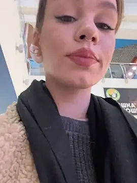 Snapshot of Street_young chatting on 01.24.25 Street young online show from 01.24.25