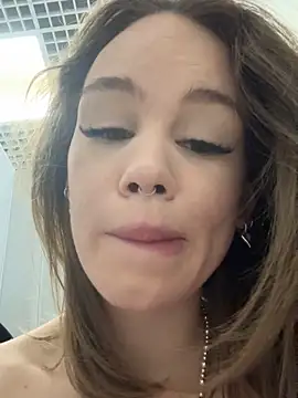 Snapshot of Street_young chatting on 03.21.25 Street young online show from 03.21.25