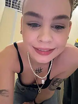 Snapshot of Street_young chatting on 03.18.26 Street young online show from 03.18.26