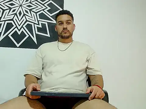 Snapshot of _CHRIS-DENNIS_ chatting on 04.09.26 CHRIS-DENNIS online show from 04.09.26