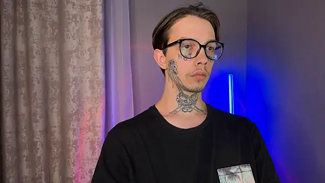 Snapshot of anahori__simon chatting on 01.11.25 anahori simon online show from 01.11.25