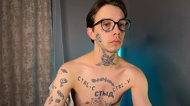 Snapshot of anahori__simon chatting on 01.21.25 anahori simon online show from 01.21.25