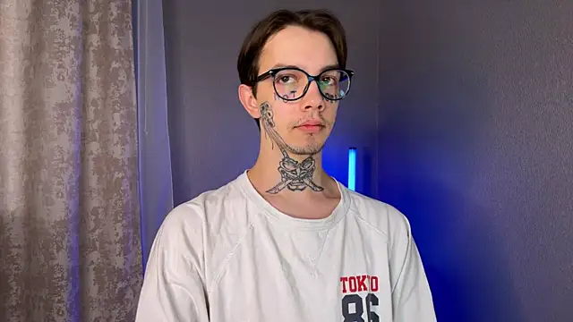 Snapshot of anahori__simon chatting on 01.22.25 anahori simon online show from 01.22.25