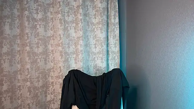 Snapshot of anahori__simon chatting on 02.10.25 anahori simon online show from 02.10.25