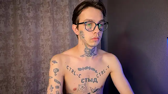 Snapshot of anahori__simon chatting on 02.11.25 anahori simon online show from 02.11.25