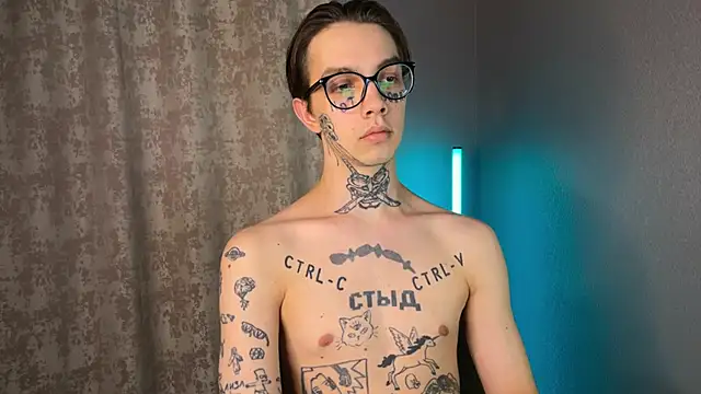 Snapshot of anahori__simon chatting on 02.14.25 anahori simon online show from 02.14.25