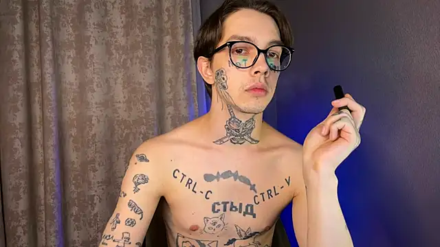 Snapshot of anahori__simon chatting on 02.18.25 anahori simon online show from 02.18.25