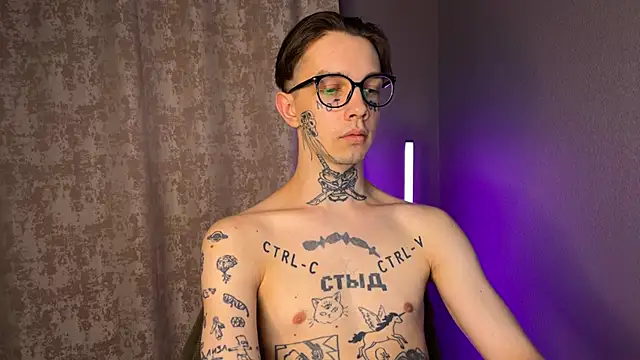 Snapshot of anahori__simon chatting on 03.04.25 anahori simon online show from 03.04.25