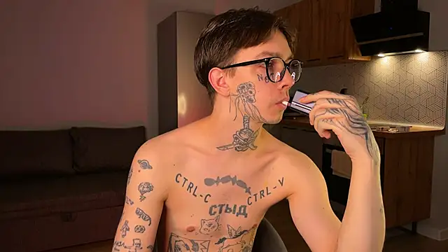 Snapshot of anahori__simon chatting on 10.14.25 anahori simon online show from 10.14.25