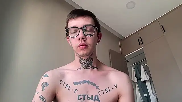 Snapshot of anahori__simon chatting on 02.21.26 anahori simon online show from 02.21.26