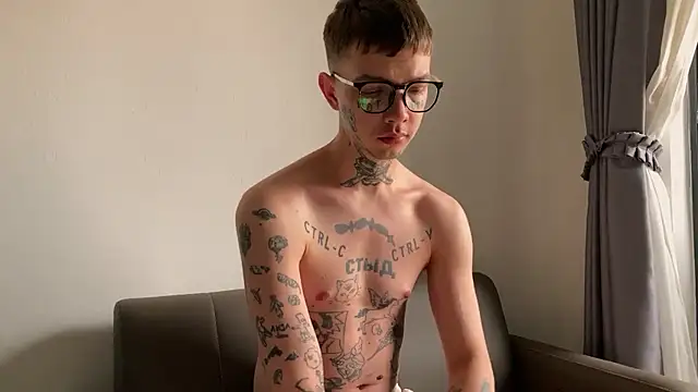 Snapshot of anahori__simon chatting on 03.07.26 anahori simon online show from 03.07.26