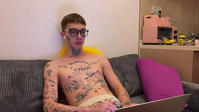 Snapshot of anahori__simon chatting on 03.18.26 anahori simon online show from 03.18.26