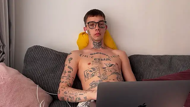 Snapshot of anahori__simon chatting on 03.18.26 anahori simon online show from 03.18.26