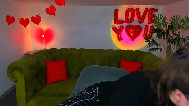 Snapshot of _Sun_Shy_ chatting on 02.20.25 Sun Shy online show from 02.20.25