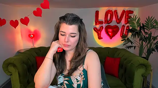 Snapshot of _Sun_Shy_ chatting on 03.07.25 Sun Shy online show from 03.07.25